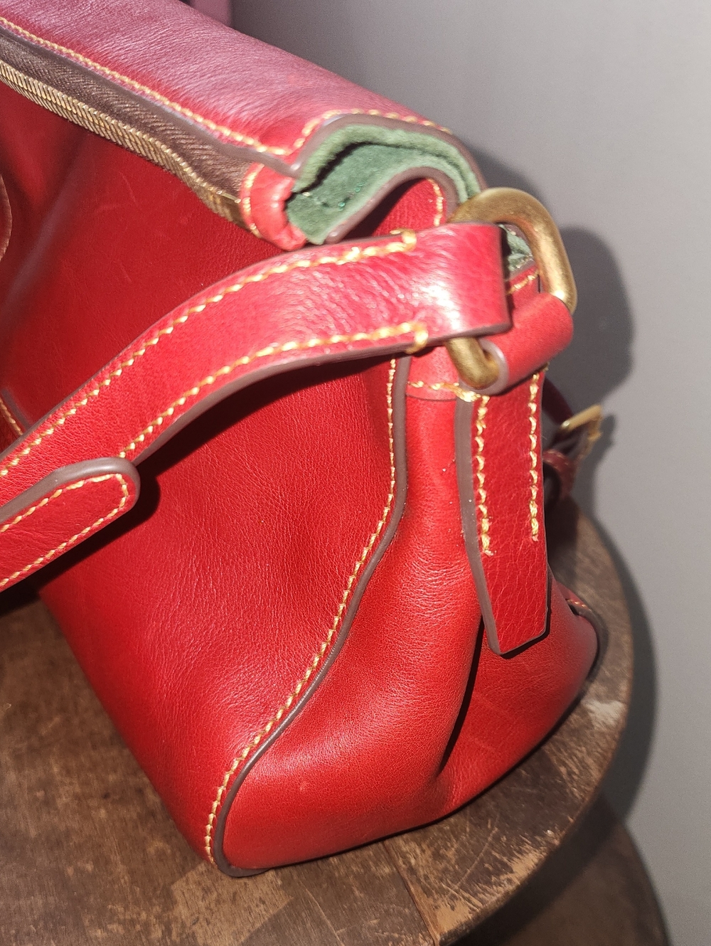 Dooney & Bourke Red Flourentine Laurel Smooth Leather Crossbody Purse Crossbody - Picture 5 of 16